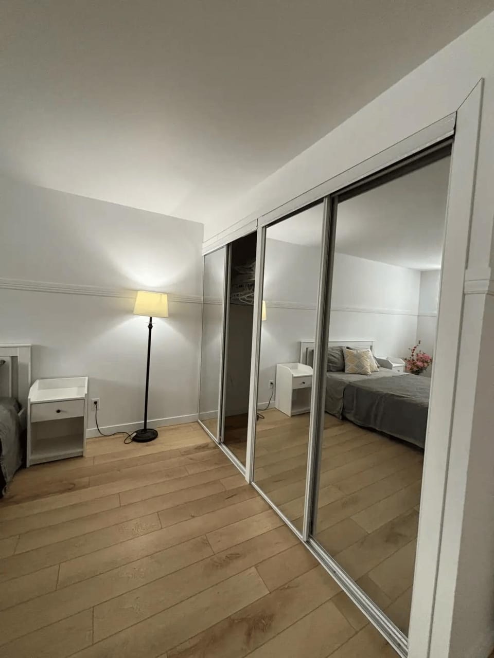 Cozy fully-furnished appartement in St-Rose Laval Apartment in Laval