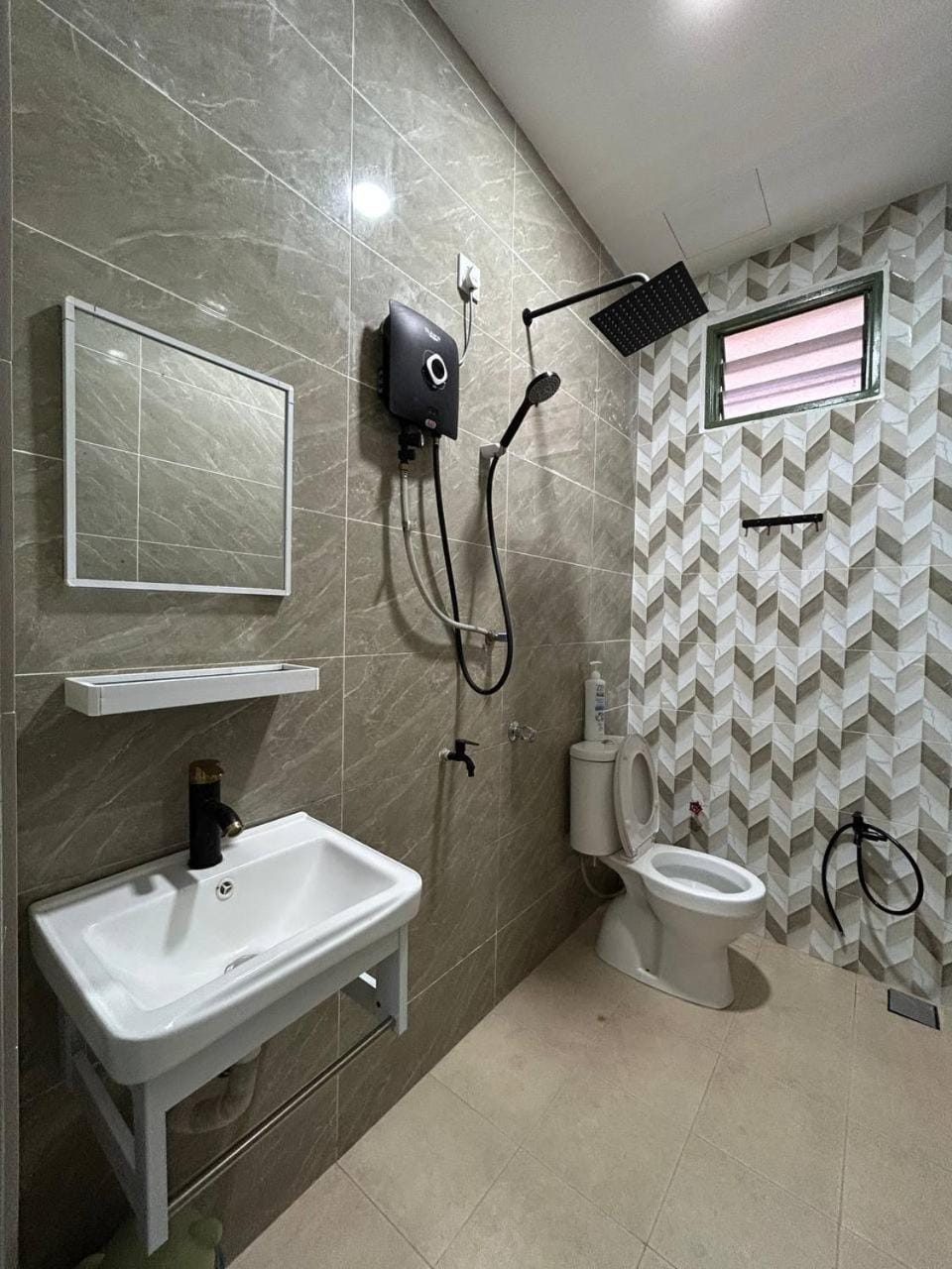 Shower, Toilet, Bathroom