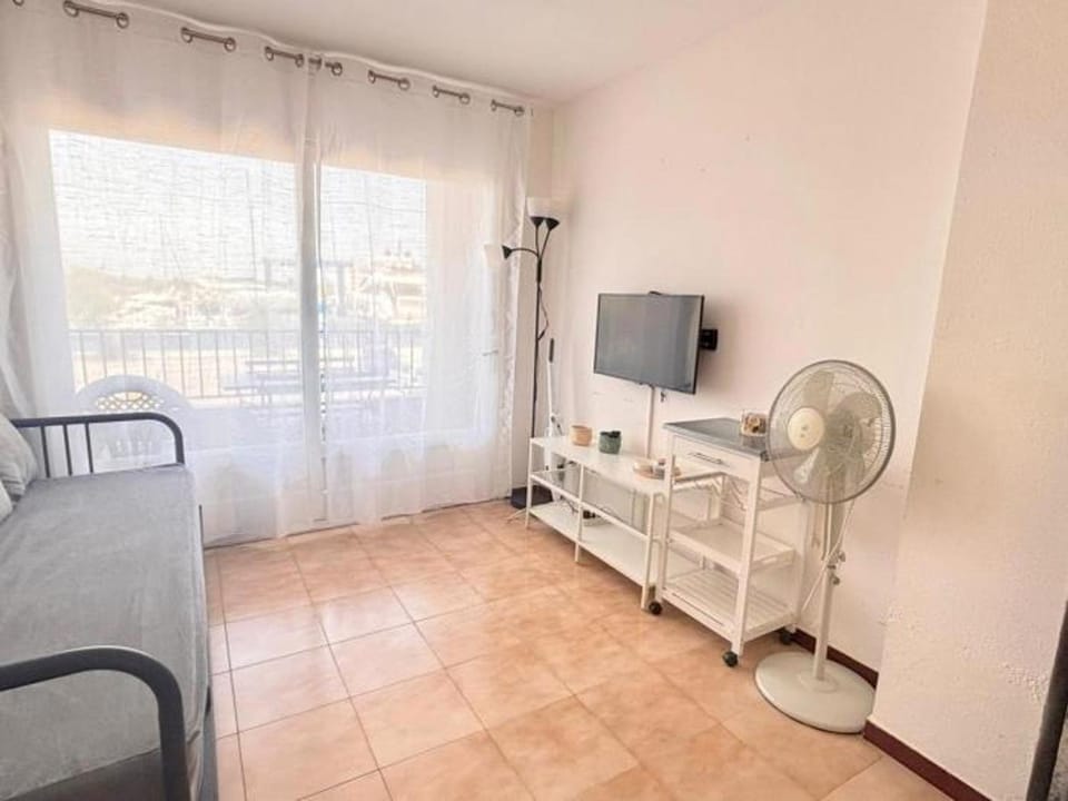 Estudio en Santa Margarita con Piscina, Cerca del Centro de Roses y Playa - HISP-312-27 Apartment in Roses