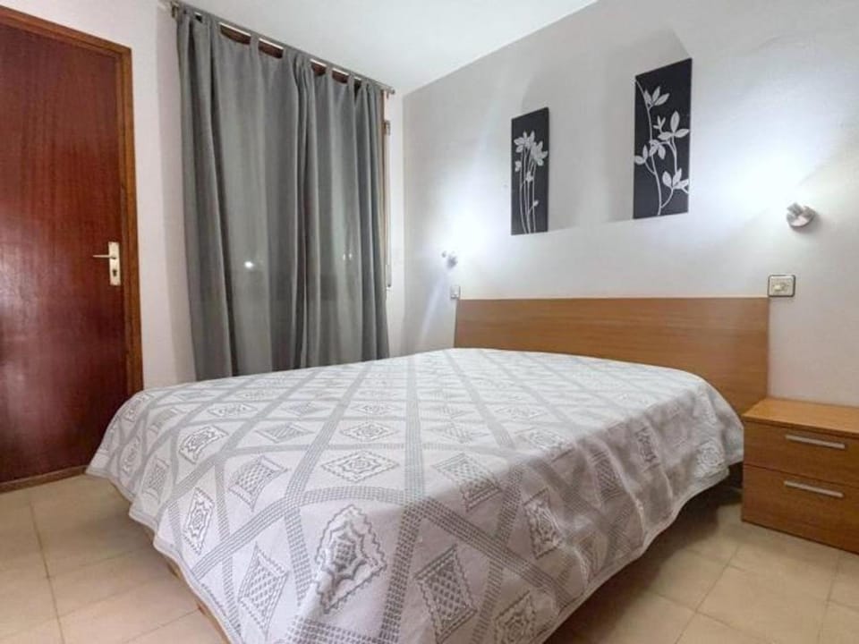 Apartamento cerca de la playa con estacionamiento y aire acondicionado en Roses - HISP-312-83 Apartment in Roses