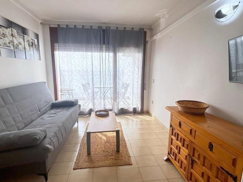 Apartamento cerca de la playa con estacionamiento y aire acondicionado en Roses - HISP-312-83 Apartment in Roses