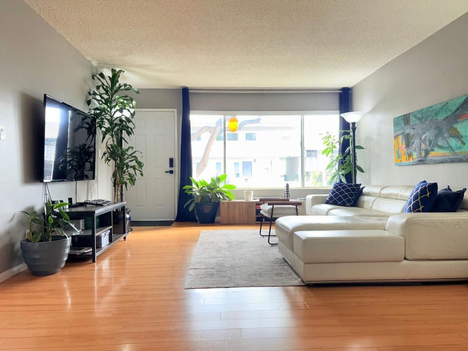 Proper Stays at Melrose - West Hollywood Premium R suite Bed and Breakfast in West Hollywood