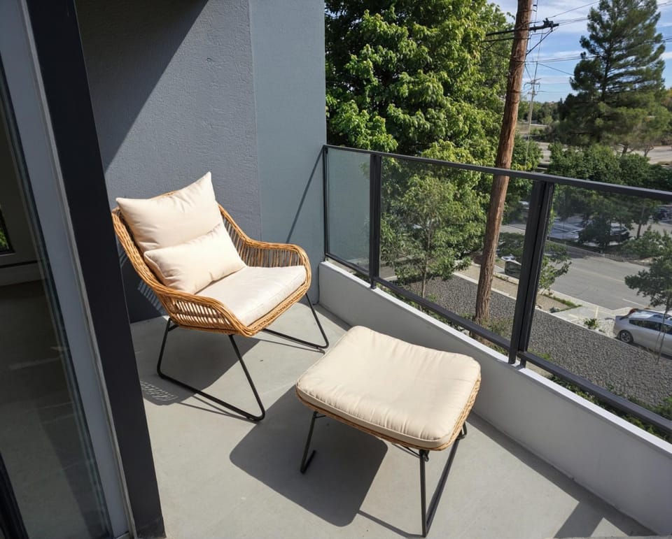 Property building, Balcony/Terrace