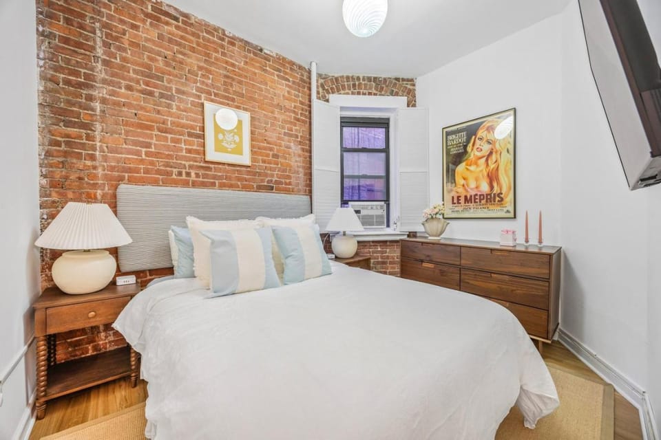 West Village 1BR Gem Historic Brownstone WiFi Apartment in West Village