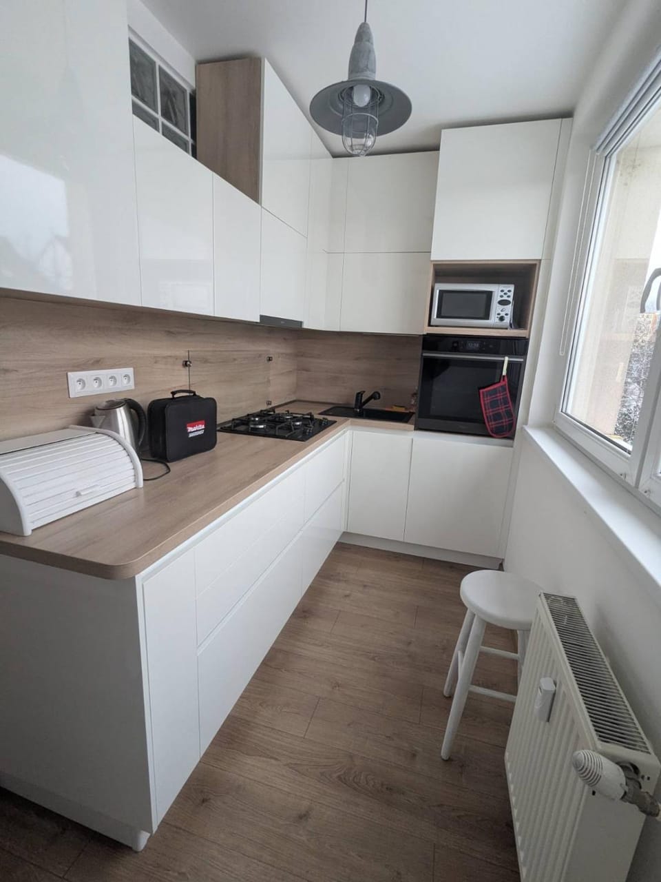 dishwasher, oven, kitchen
