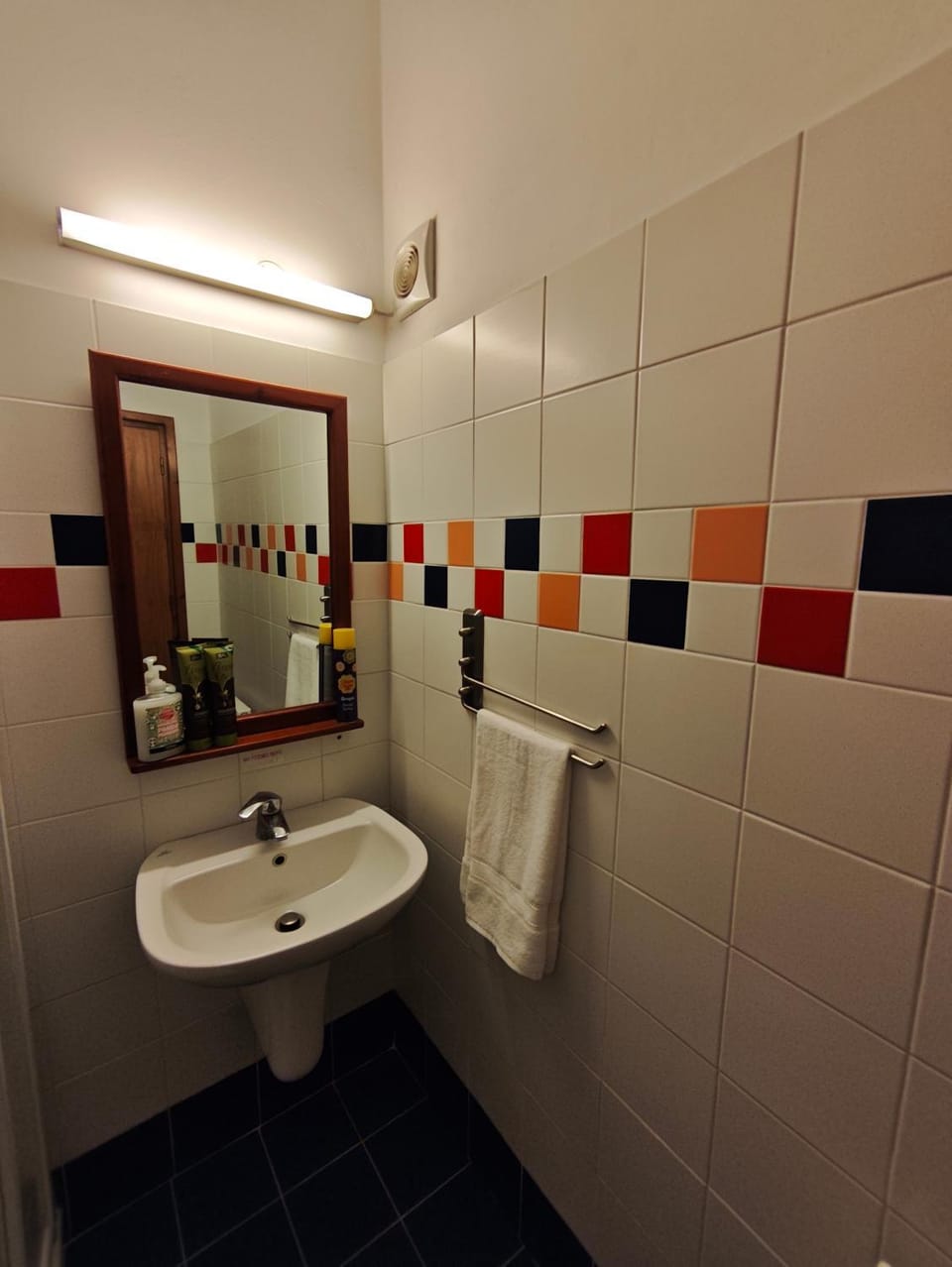 Bathroom, towels