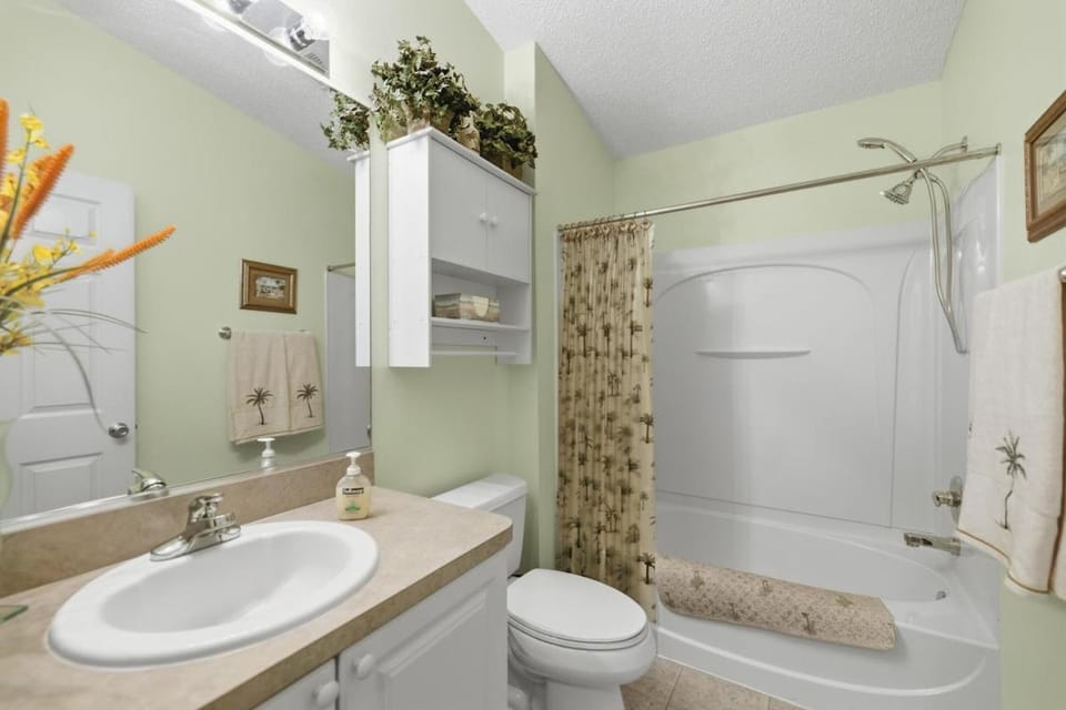 Lovely 2BR Near Lake Sumter and Brownwood With Golfcart House in The Villages