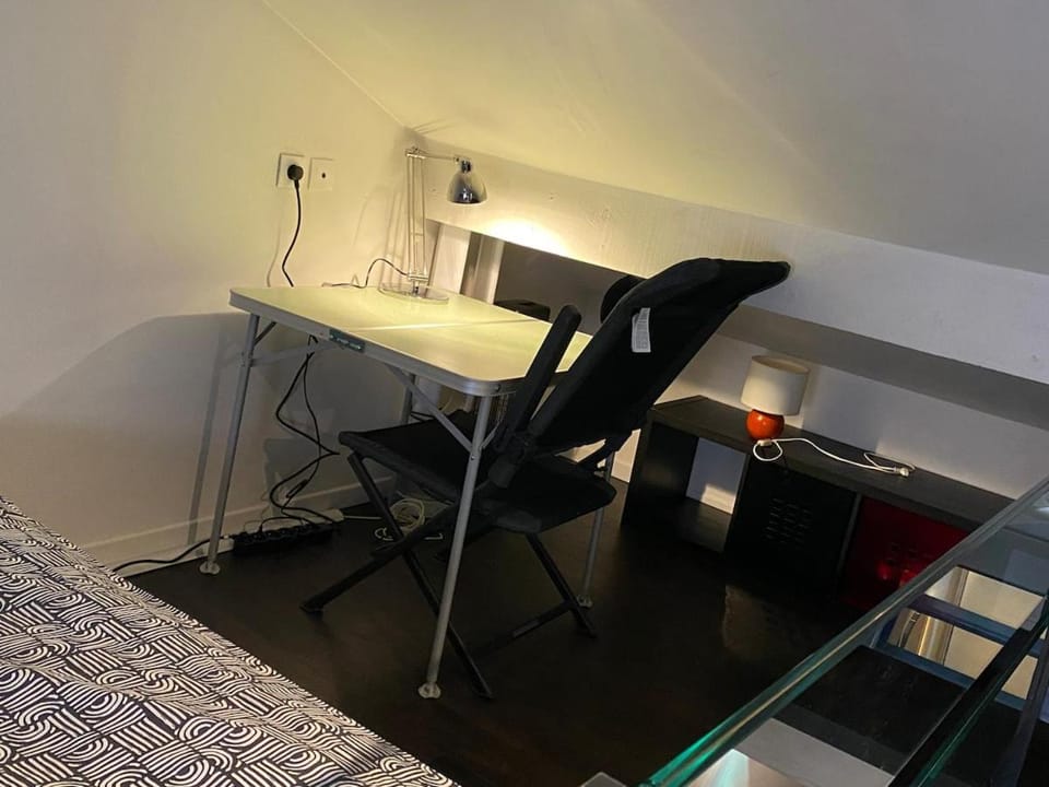 Studio cosy climatisé avec chambre mansardée Monnet-Mermoz Tram Métro 15 mnParis Apartment in Île-de-France