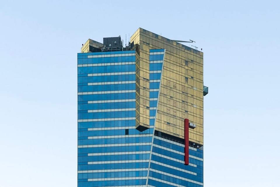 Modern 1BR Prima Tower Walk to Crown Apartment in Southbank