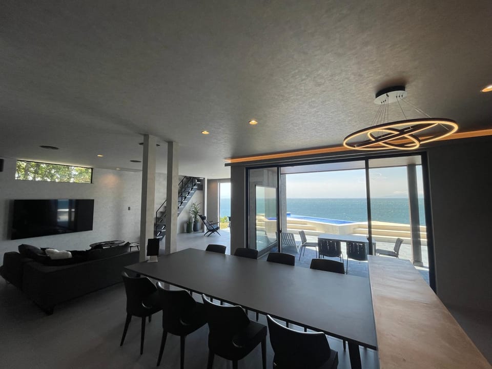 Living room, Diving