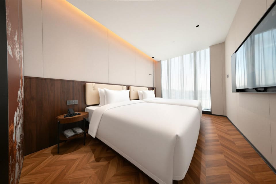 Bed, TV and multimedia, Photo of the whole room