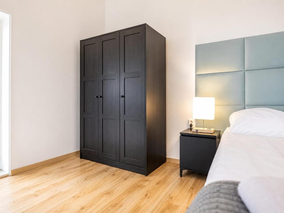 Property building, Bed, Bedroom, wardrobe