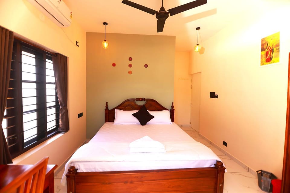Bed, Photo of the whole room, Bedroom, air conditioner