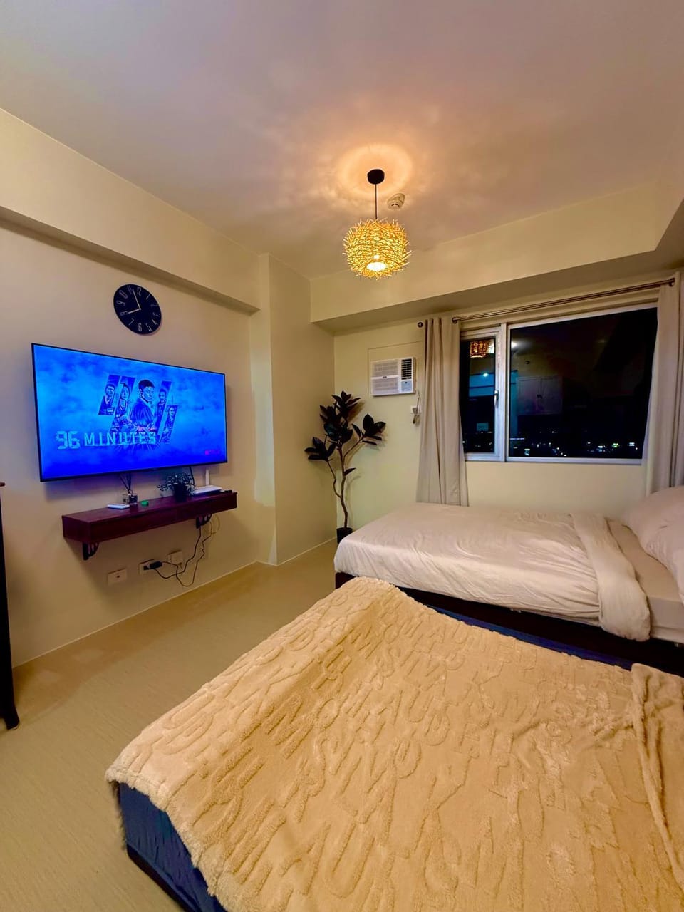 Bed, TV and multimedia, Evening entertainment