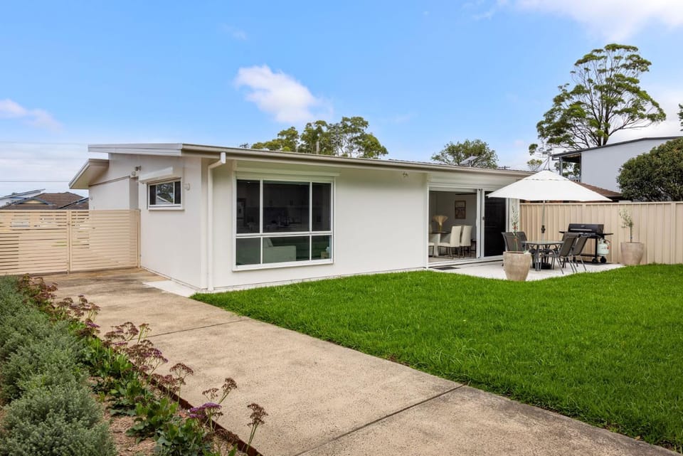 Callala Living - Pet Friendly - 5 Min Walk to Beach House in Callala Bay