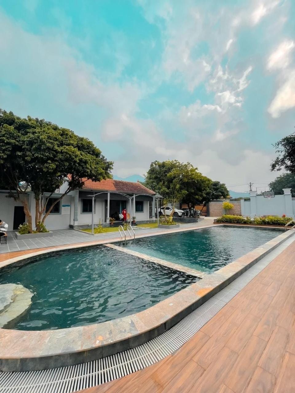 Swimming pool