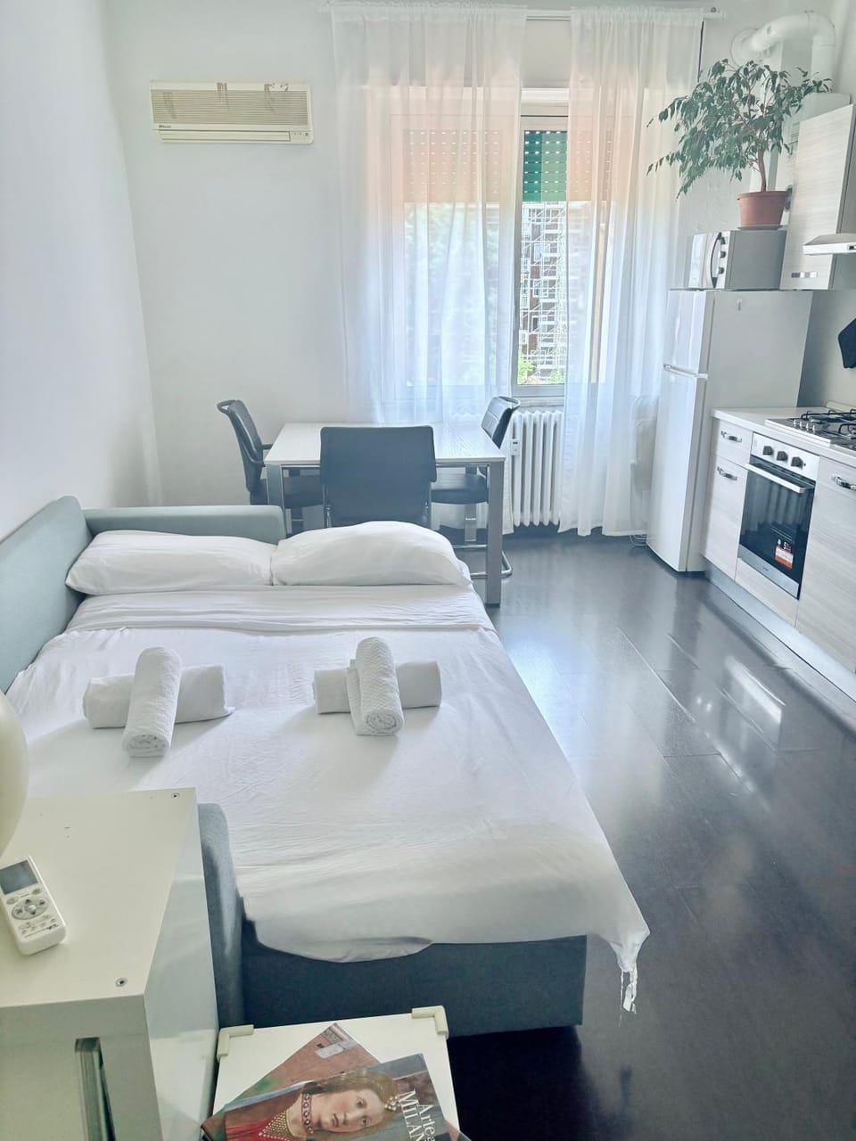 CURIUS, 15 min from the Duomo, Navigli Apartment in Milan