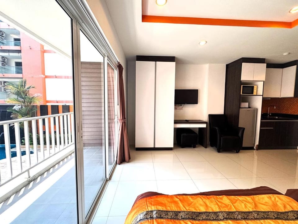 Bed, Balcony/Terrace, Bedroom