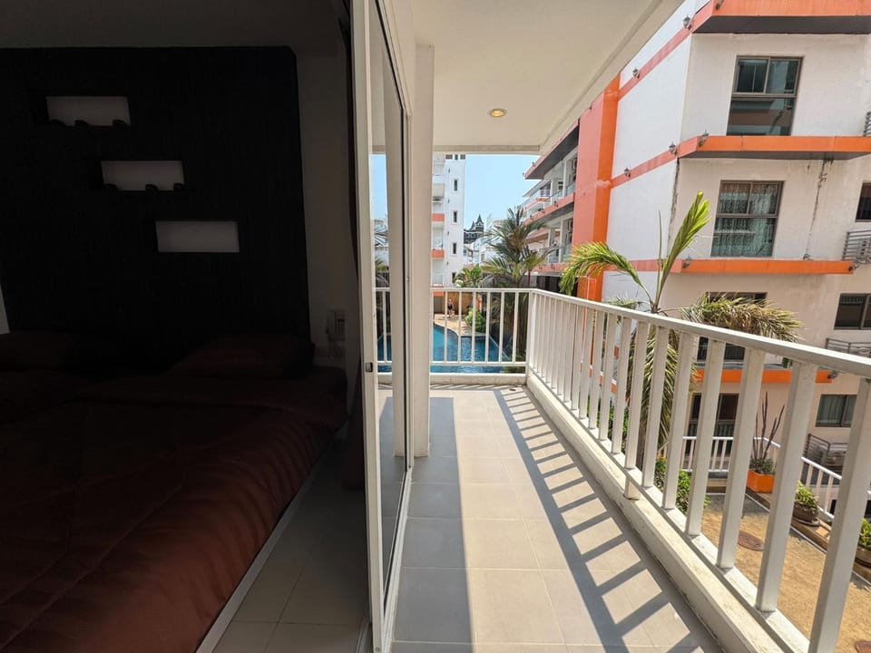 Bed, Balcony/Terrace, Bedroom