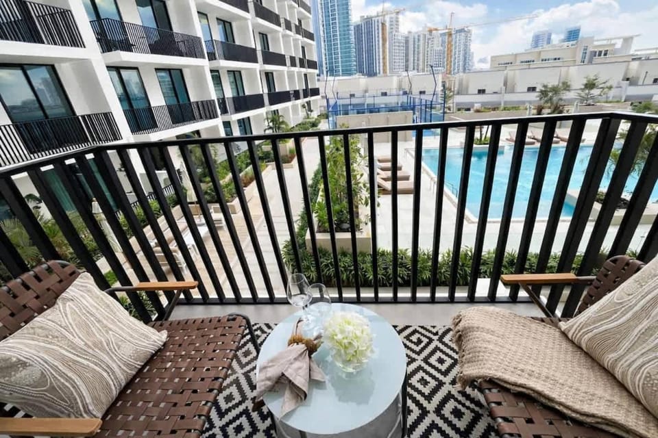 Luxury Studio W Pool View Binghatti Aurora Apartment in Dubai