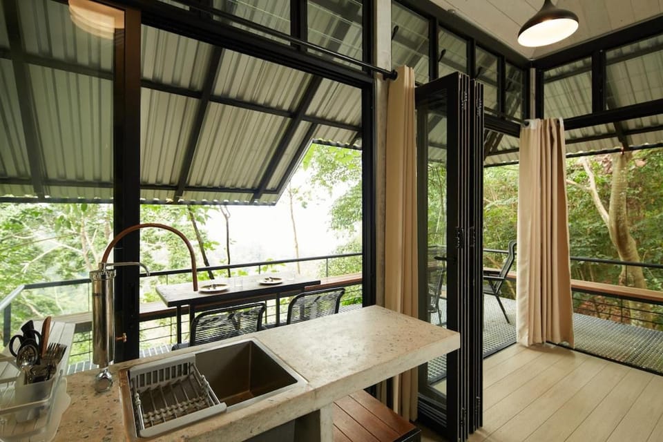 Stunning Mountain View Lodge with Pool Lauhaus2 House in Selangor, Malaysia