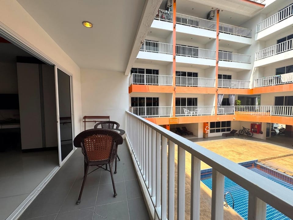 Balcony/Terrace, Cycling