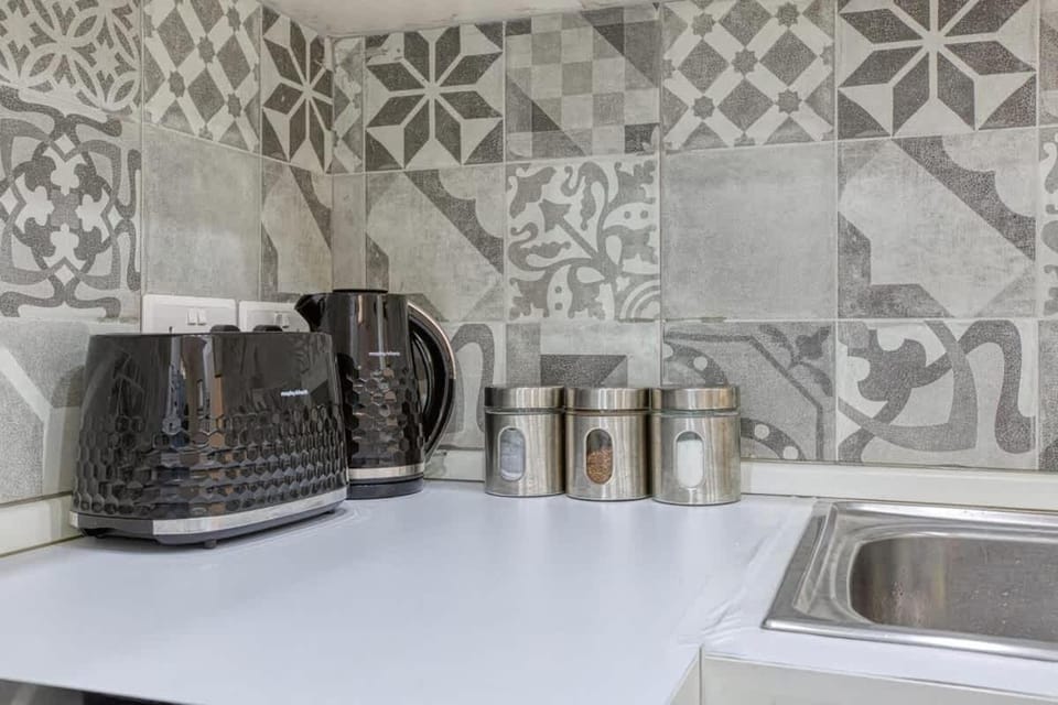 Coffee/tea facilities, Kitchen or kitchenette, minibar, pet friendly, stove, toaster