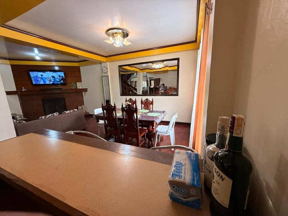 Baguio Transient Villa with Balcony & Fireplace Bed and Breakfast in Baguio
