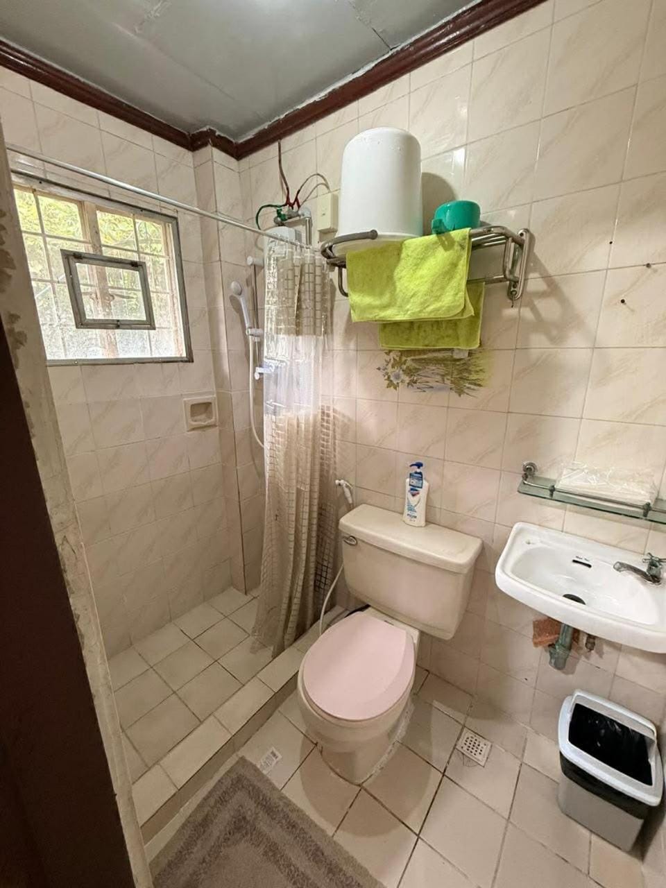 Baguio Transient Villa with Balcony & Fireplace Bed and Breakfast in Baguio