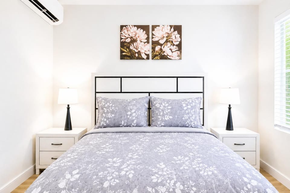 Bed, Bedroom, air conditioner