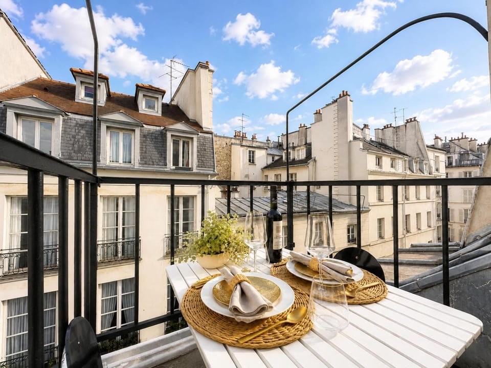 Patio, Day, View (from property/room), Balcony/Terrace, Dining area, City view
