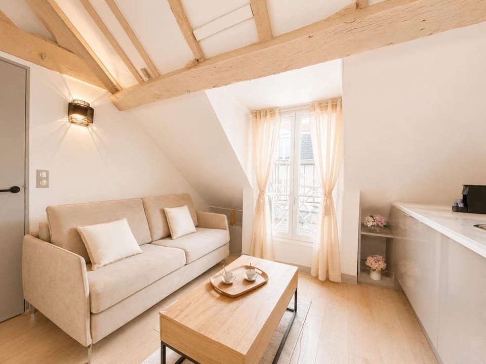 Patio, TV and multimedia, View (from property/room), Balcony/Terrace, Kitchen or kitchenette, Living room, Decorative detail, Seating area, internet, storage, wardrobe