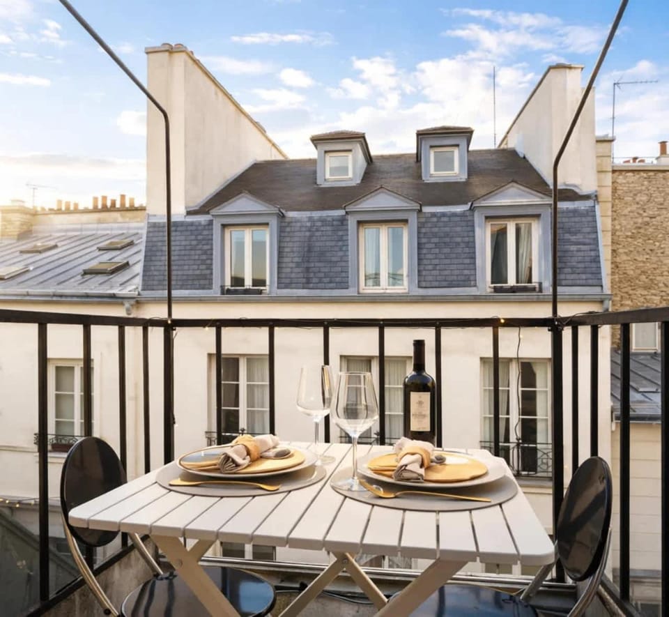 View (from property/room), Balcony/Terrace, Dining area
