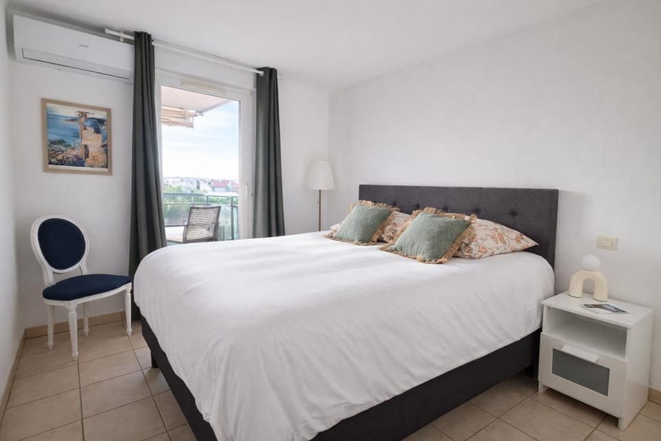 Suquet view - Large terrace - Private parking Apartment in Cannes