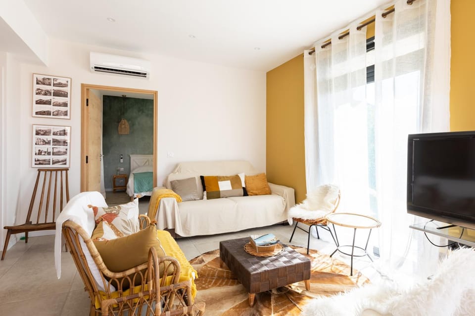 Property building, Living room