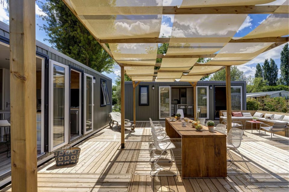 Property building, Balcony/Terrace