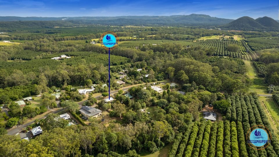 Nearby landmark, Day, Neighbourhood, Natural landscape, Bird's eye view, Mountain view