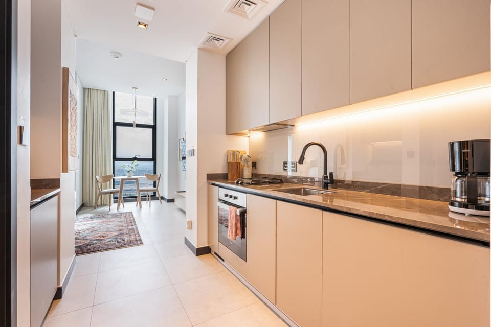Coffee/tea facilities, Kitchen or kitchenette, oven, stove, toaster