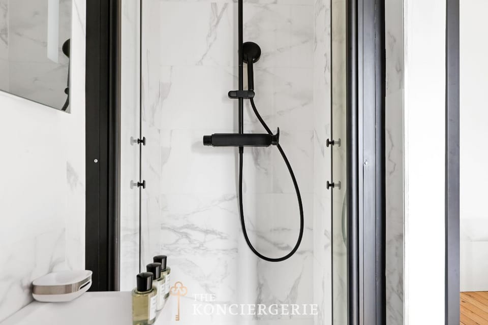 Parenthese parisienne sous les toits - Luxembourg Apartment in Paris