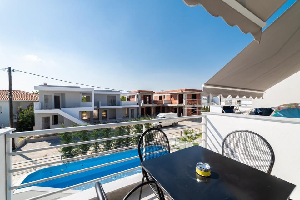 View (from property/room), Balcony/Terrace, Swimming pool