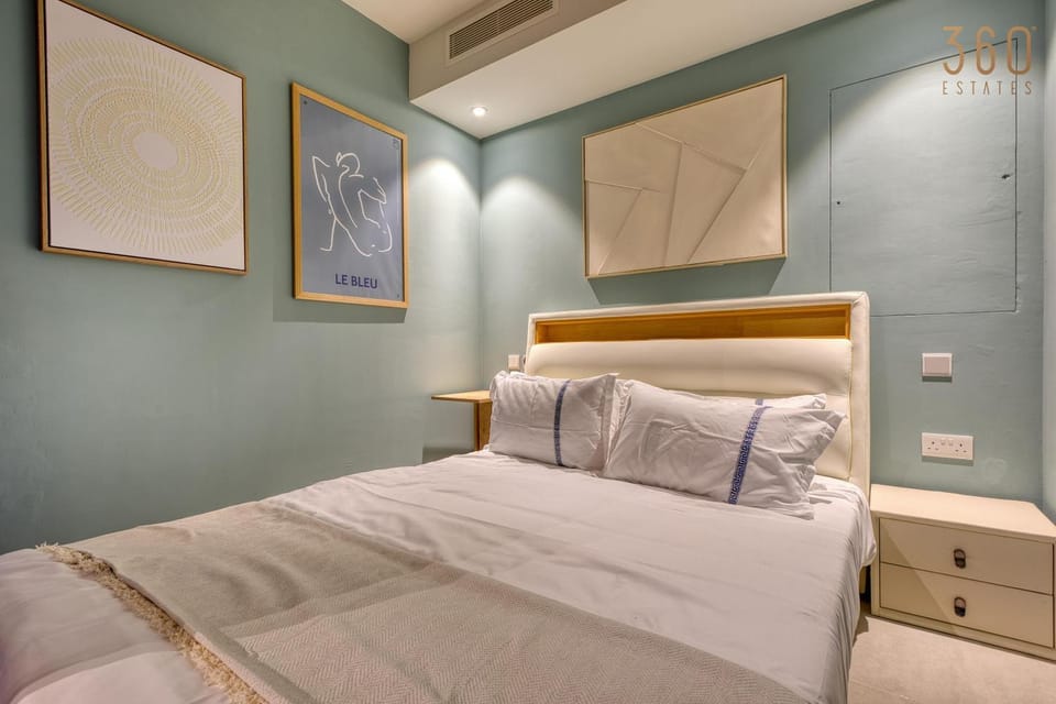 Bed, Photo of the whole room, Bedroom, air conditioner