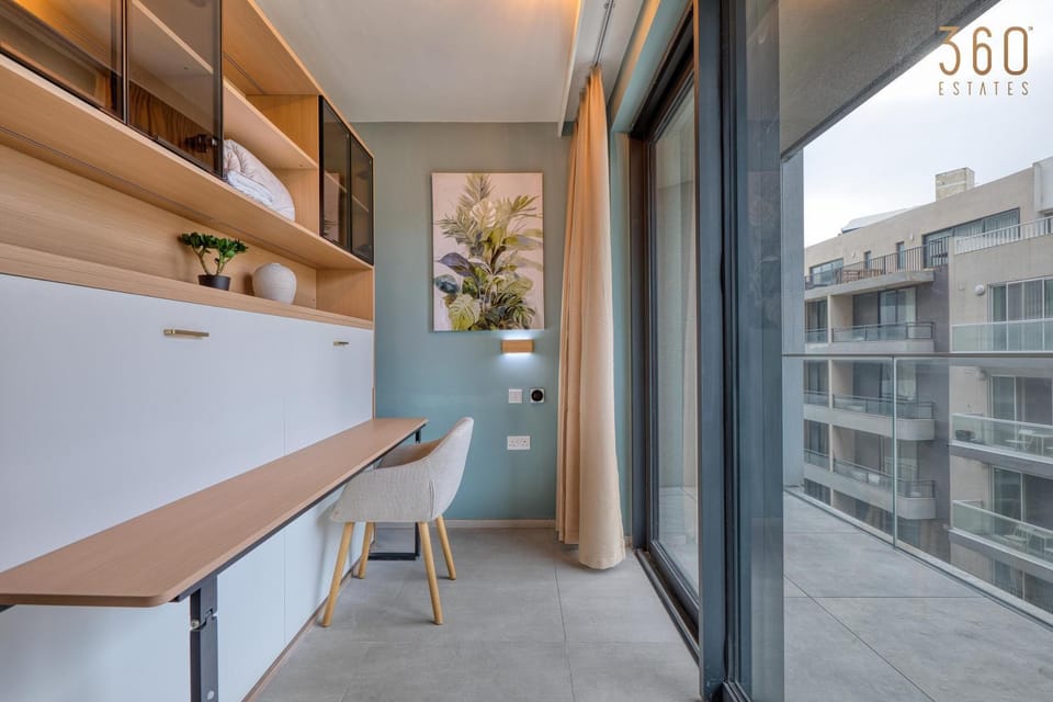 View (from property/room), Balcony/Terrace, Kitchen or kitchenette, Living room, Seating area, Dining area