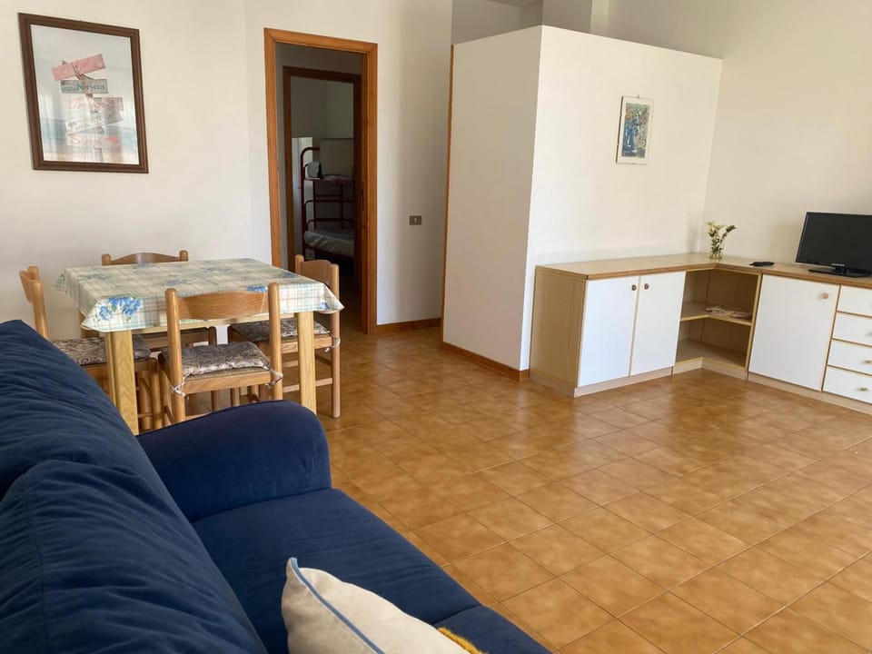 M270 - Marcelli, trilocale con portico a 100mt dal mare Apartment in Marcelli