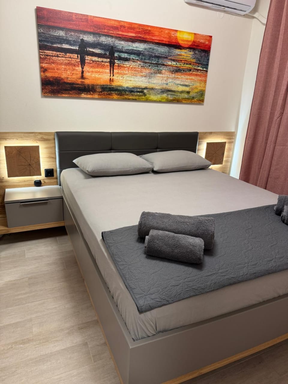 Bed, air conditioner