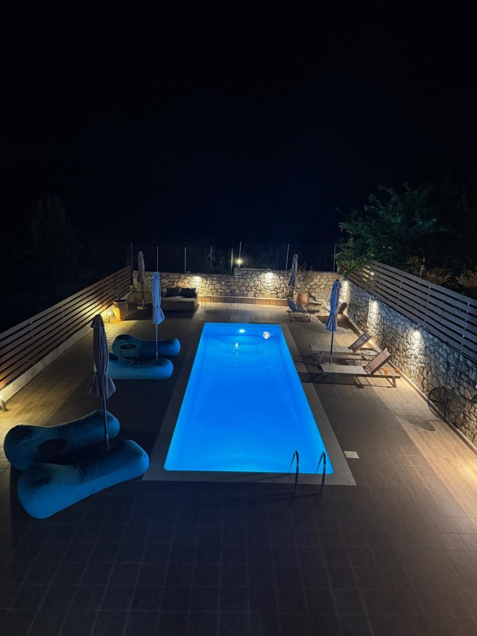 Night, Pool view, Swimming pool, Swimming pool, sunbed