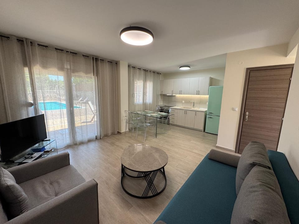 Living room, Seating area, kitchen