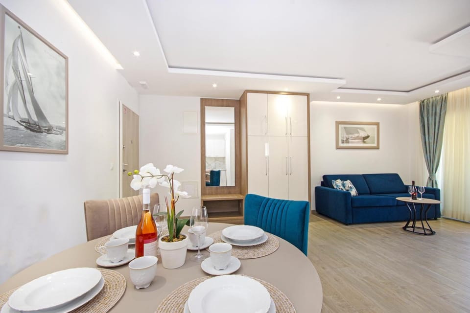 Stella Maris Promajna - Pool, Jacuzzy & Beach Nearby Apartment in Split-Dalmatia County