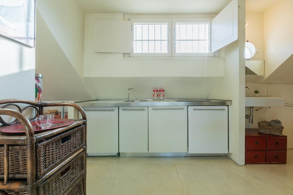 Kitchen or kitchenette