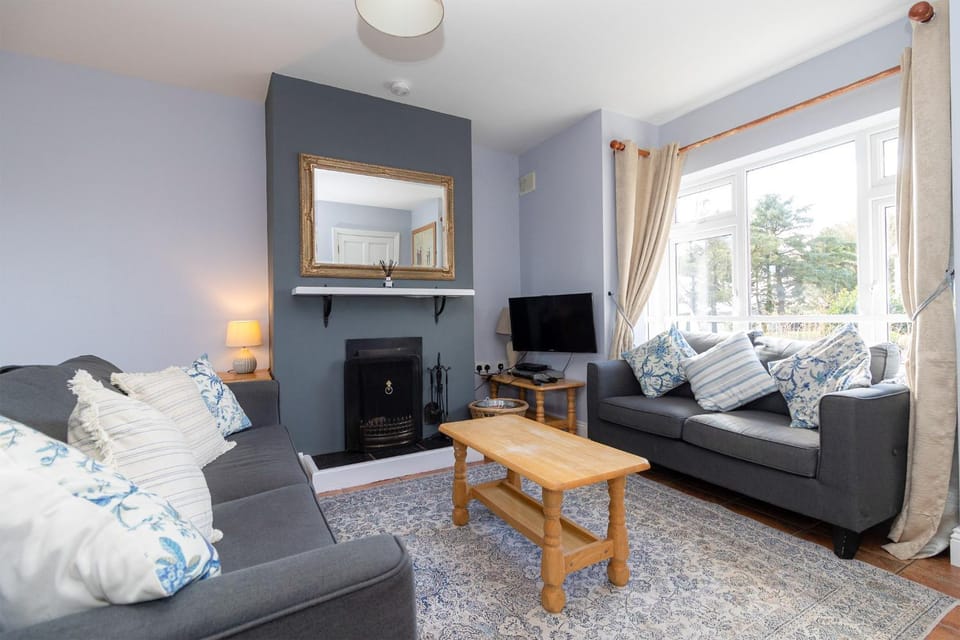 Communal lounge/ TV room, Living room