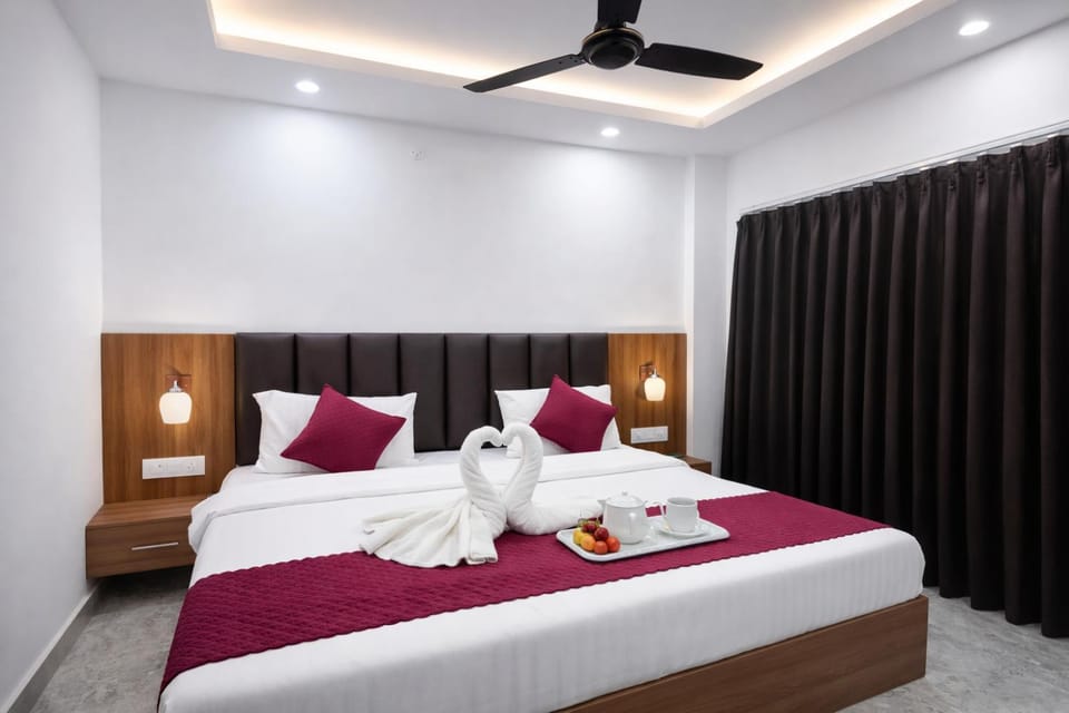 Bed, Photo of the whole room, towels